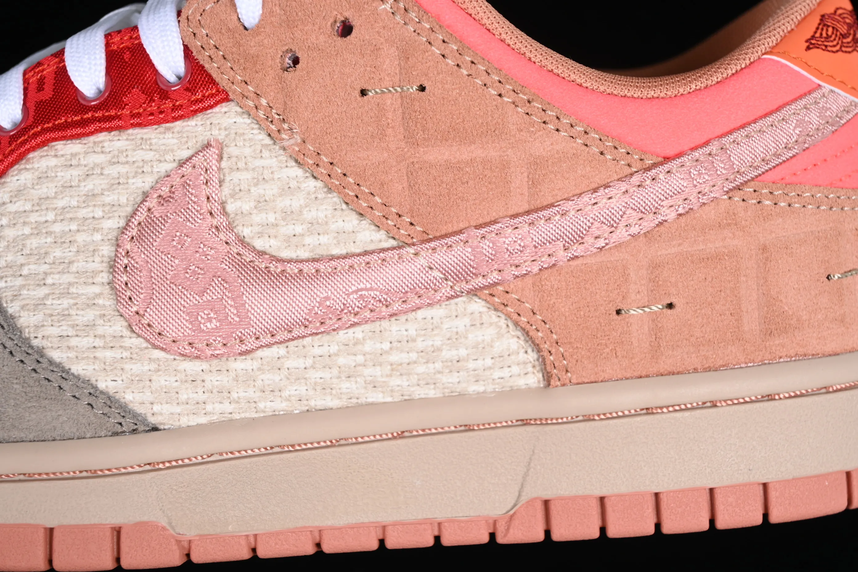 All Categories Nk SB Dunk Series Nk SB Dunk Low Low-top sneakers Clot x Dunk Low "What The" joint model Yuanyang color SB low-top casual sneakers FN0316-999